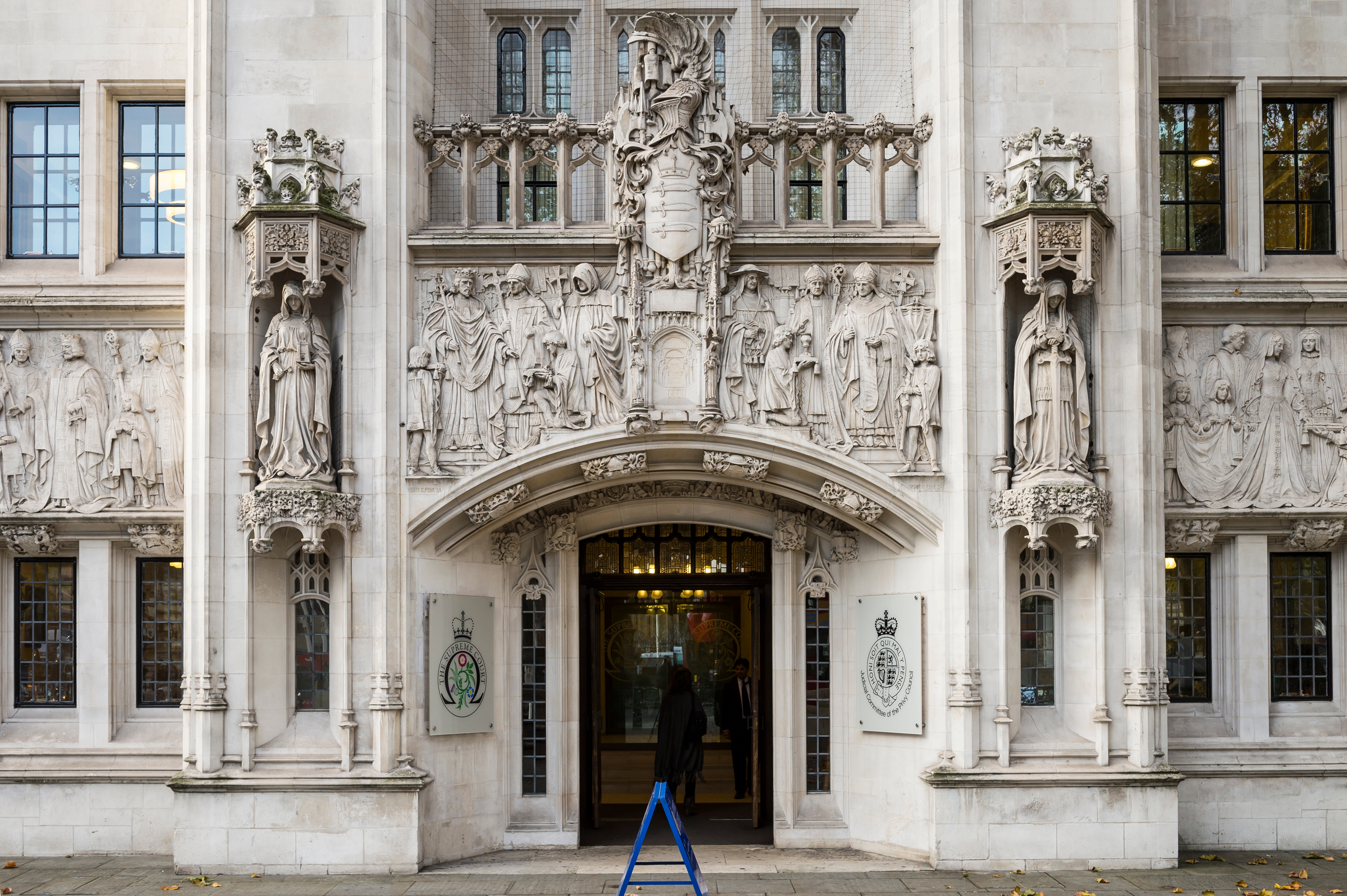 Exterior shot of the Supreme Court